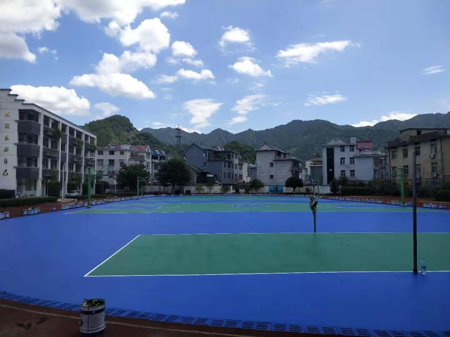 中国海外马金希翼小学篮球场硅pu翻新